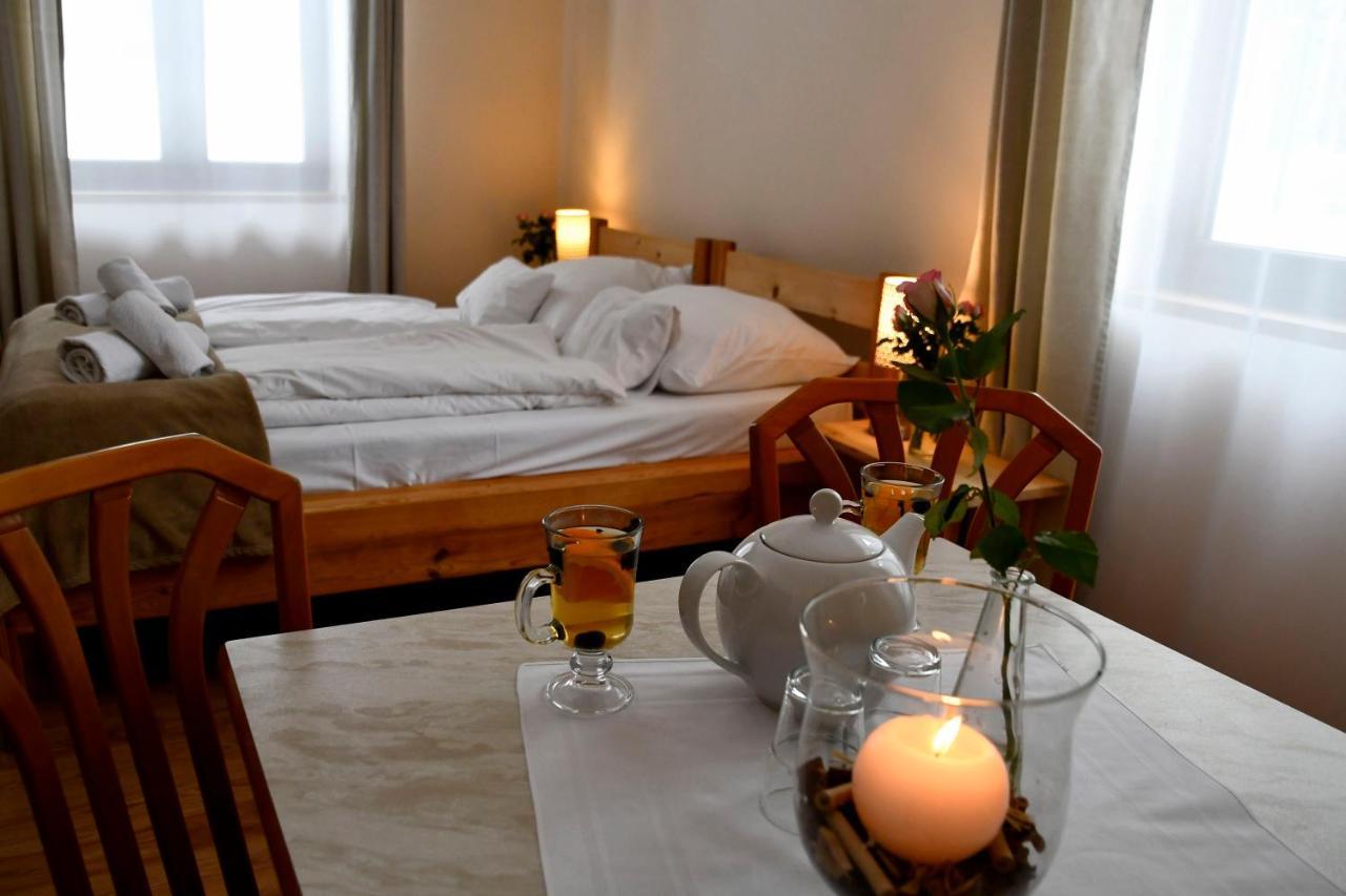 Gosciniec Pod Lubomirem Bed & Breakfast Weglowka  Exterior foto