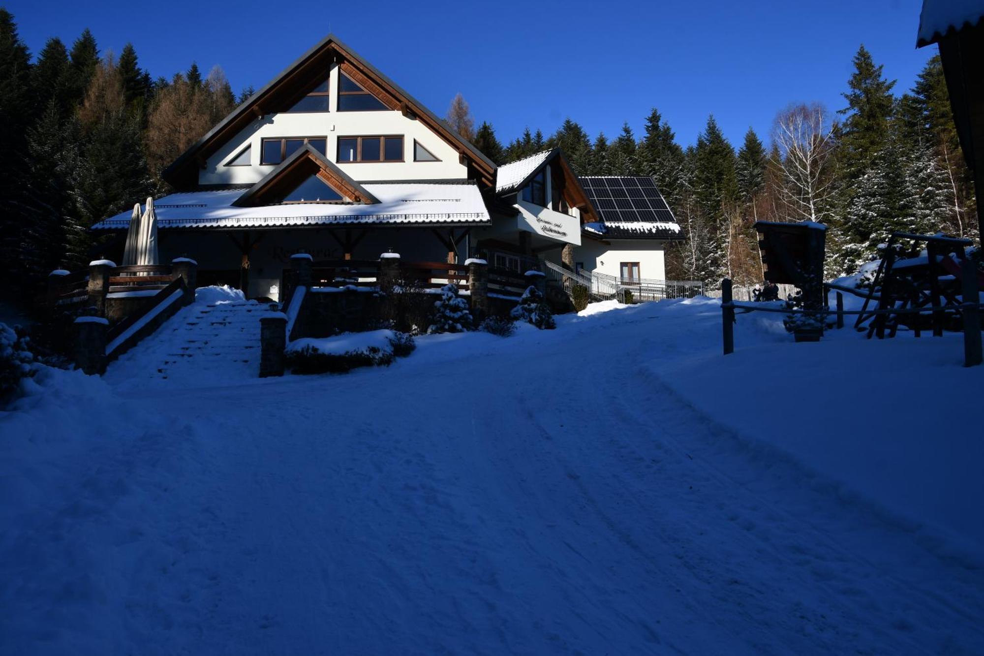 Gosciniec Pod Lubomirem Bed & Breakfast Weglowka  Exterior foto